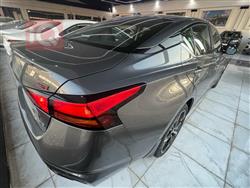 نيسان ألتيما